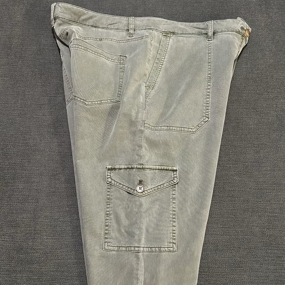 NWT J. Jill High-Rise, Wide-Leg Cargo Pants-Light Dusty Olive Green-14P - Picture 5 of 7